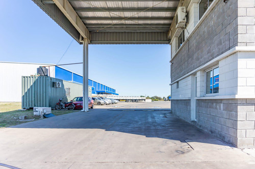 Depósito En Zarate Km 90 3600 M2 Con Hidrantes