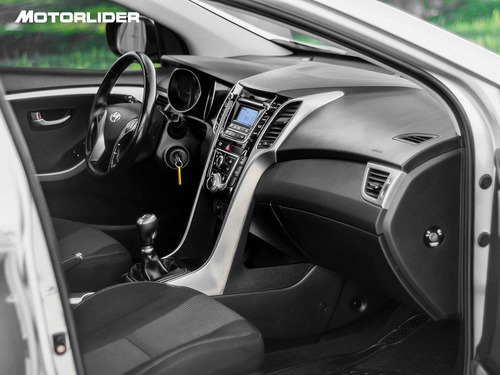 Imagen 13 de 15 de Hyundai I30 1.6 Gl Extra Full| Permuta / Financia