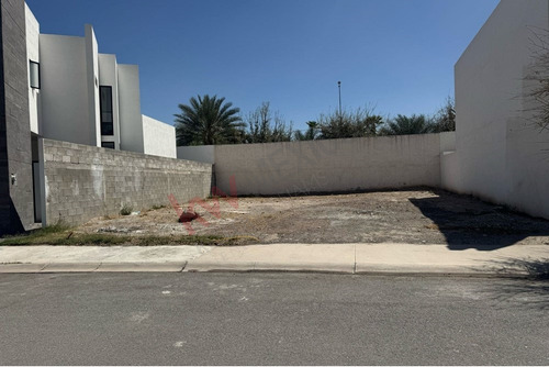 Lote En Venta En Almeras Con Proyecto Arquitectónico Incluido
