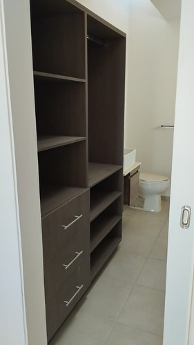 Capital Sur, Casa Nueva, 2 Rec. Con Baño C/u Ideal Para Ejecutivos!!