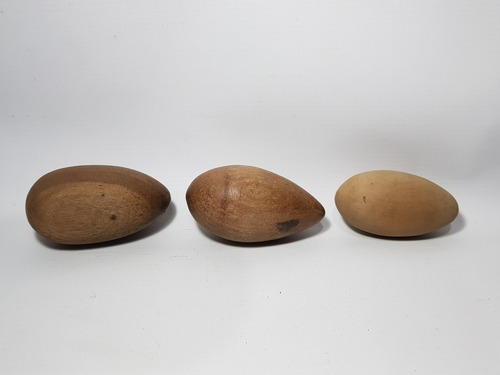 Imagen 1 de 5 de Bordado Zurcido Antiguos Huevos De Madera Lote X 3 Mag 56163