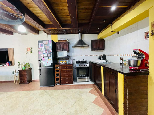 Venta 2 Casas En Lote Propio Patio Parrilla Cochera En San Vicente.