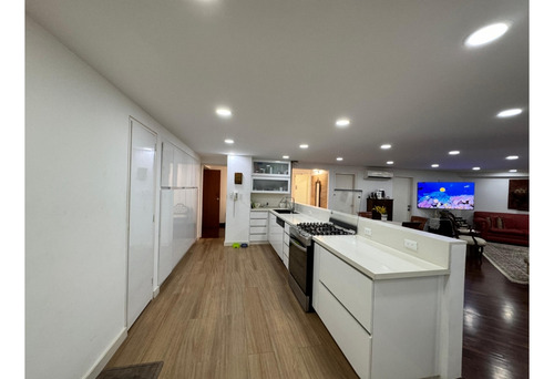Venta De Apartamento Pb En El Country Club