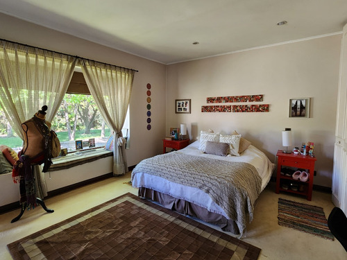 Calera De Tango | 4d 5b + Serv. | 5000m2 Terr. / 383m2 Const