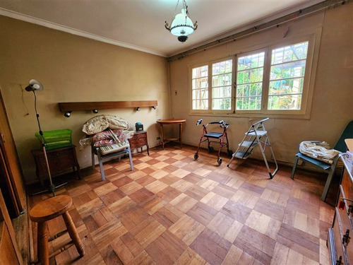 Casa En Venta De 5 Dormitorios En Ñuñoa