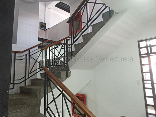 Espacioso Edificio En Alquiler En San Martin #24-6186 Hh