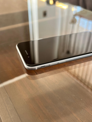 iPhone SE (2a Gen) 64gb 3gb Ram Apple Liberado (Usado)
