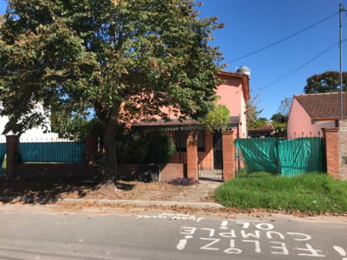 Casa En Venta En Zapiola