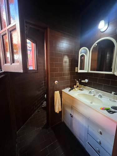 Amplia Vivienda Con Excelentes Comodidades Proxima Al Centro De La Ciudad