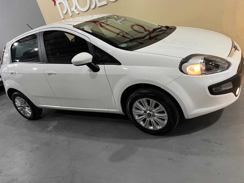 Imagen 5 de 20 de Fiat Punto 2016 1.4 Attractive Pack Top Uconnect