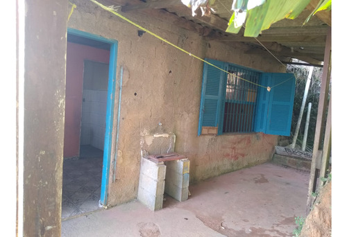 Vendo, Casa Com 3 Cômodo