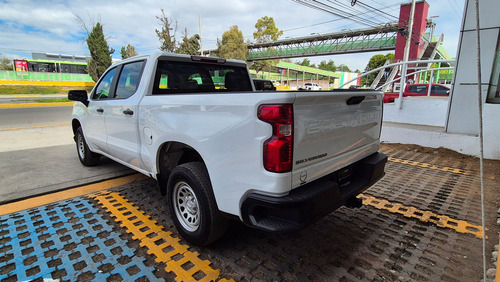 Chevrolet Silverado 4.3 V6 1500 WT Doble Cabina 4x2 At