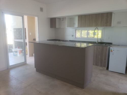 Imagen 5 de 13 de Casa En Venta De 3 Dormitorios C/ Cochera En Santo Domingo