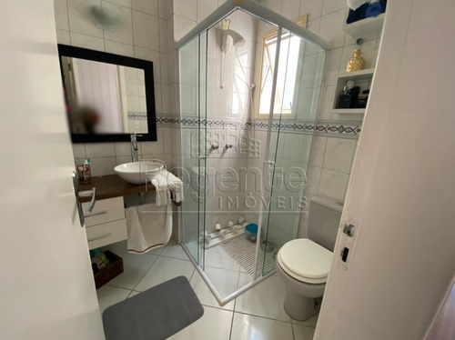 Apartamento A Venda No Bairro Balneario Em Florianopolis - V-77419