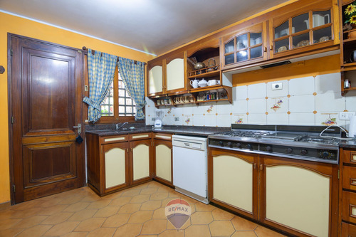 Casa Venta 5 Dorm.depto.pileta B°parque Horizonte