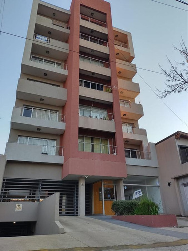 Imagen 1 de 9 de Departamento En Venta, Moreno 754 (6°d), Belén De Escobar