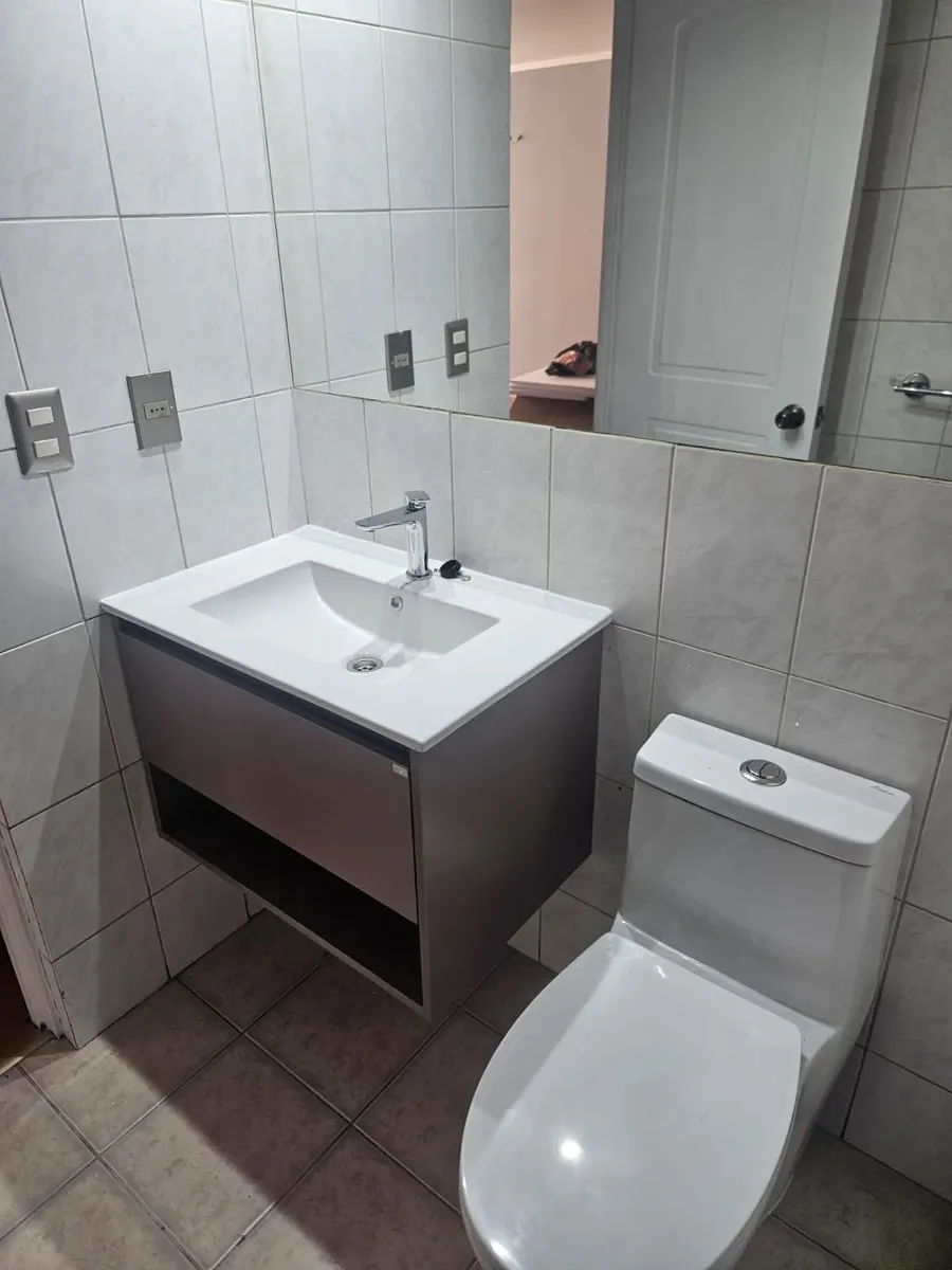Imagen 3 de 21 de Departamento Remodelado Cercano A Metro Chile España