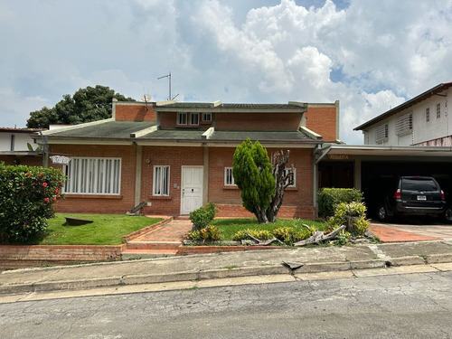 Se Vende Casa 350m2 4h+s/3b+s/4p Alto Prado 3376 