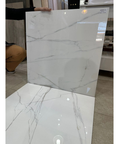 Porcelanico Calacata Gris Lux 72x72 Pulido Rectificado 1ra