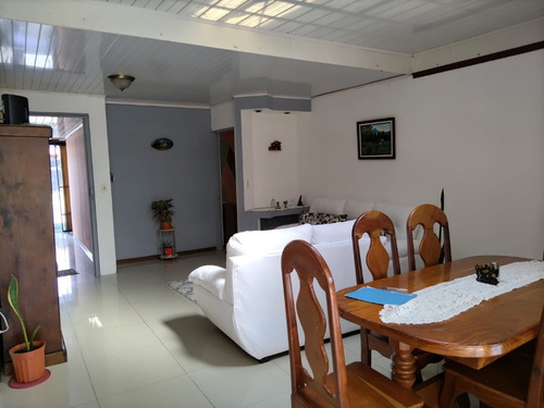 Imagen 4 de 15 de Se Vende Casa Con Apartamento En Goicochea