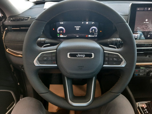Imagen 13 de 17 de Jeep Commander Limited Turbo 2.0 At9 4 X 4