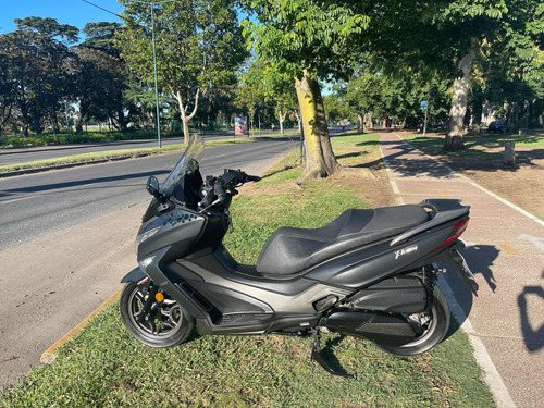 Kymco Xtown 250 Scooter 