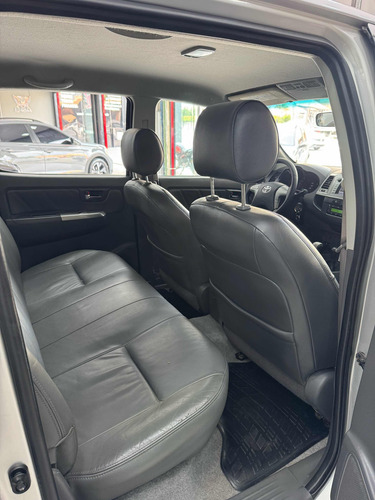 Toyota Hilux 2.7 Srv Cab. Dupla 4x4 Flex Aut. 4p