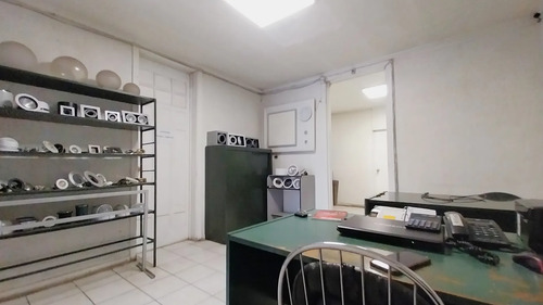 Arriendo Oficina Comercial Varios Usos Cocina Baños Santiago