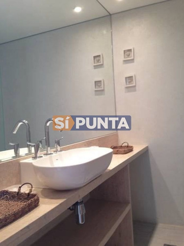 Imagen 17 de 23 de Apartamento En Brava, 3 Dormitorios *