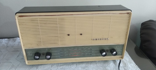 Radio Antiguo Decorativo Que Enciende