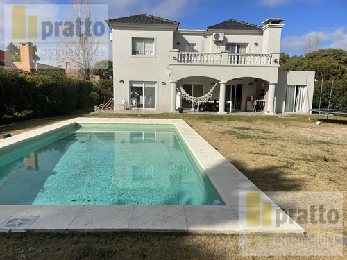 Casa En Venta De 3 Dormitorios En Santa Maria De Tigre