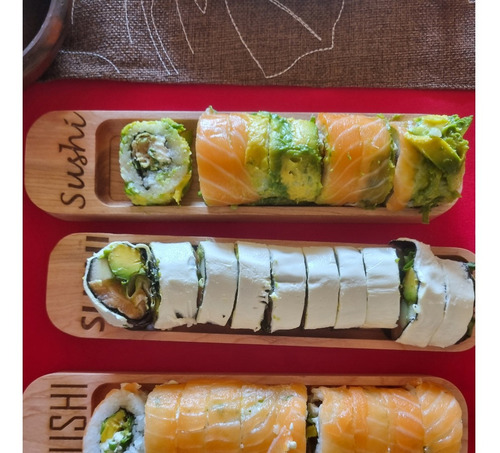 Plato De Sushi, De Madera Nativa, The Little Yisus