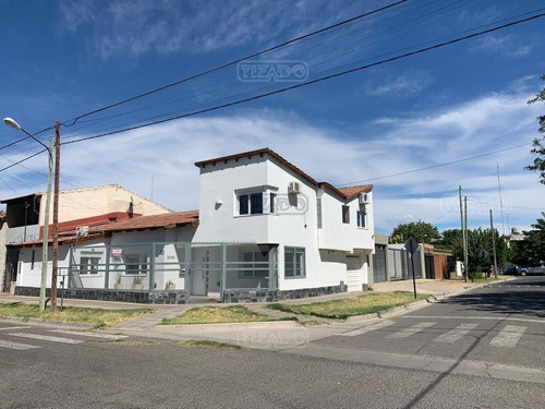 Casa  En Venta Ubicado En Neuquen Capital, Neuquén