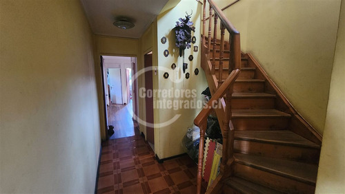 Casa En Venta De 5 Dorm. En Macul