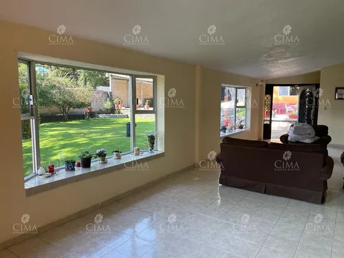 Venta Casa Jardín Con Bosque - V270