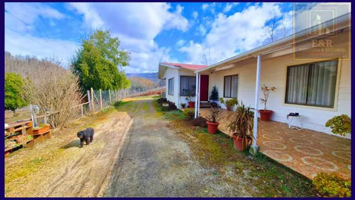 Parcela Con 2 Casas Y 8000m2 De Terreno (126968)