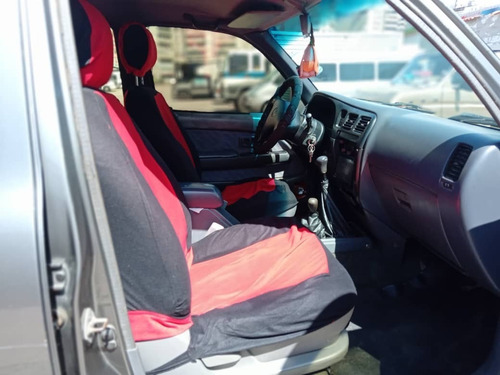 Imagen 7 de 12 de Toyota Hilux Sincronica 4x4
