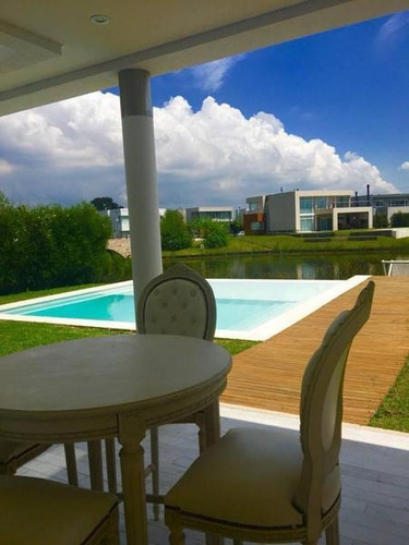 Casa Al Lago, Los Alisos, Nordelta
