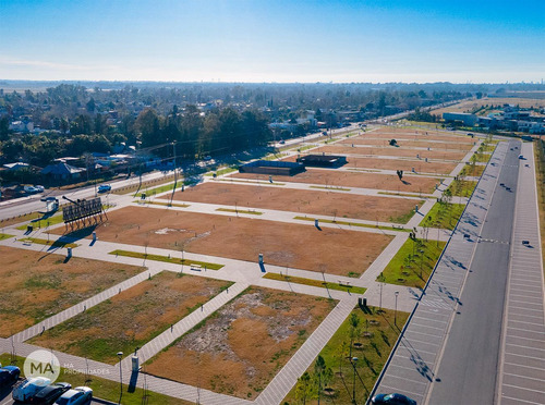 Terreno Uso Comercial 900 M² Frente A Barrios Vida - Av Illia Y Ñandubay - Funes | Venta