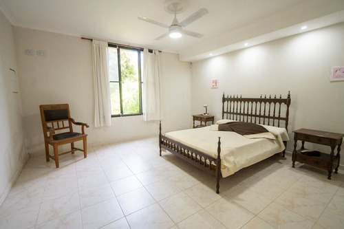 Venta Casa 4 Dormitorios Pileta Y Parque Colastine
