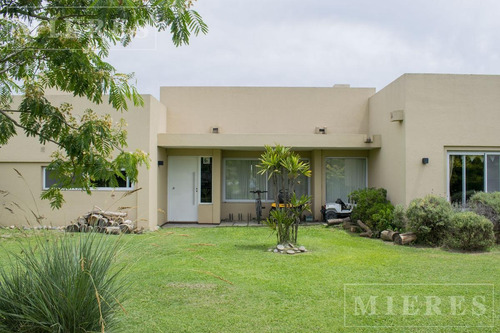 Imagen 7 de 30 de Lindisima Casa En Venta Con Vista Al Lago En Chacras De La Cruz