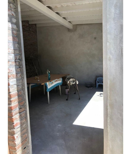 Venta Casa Dos Dormitorios En Fisherton!