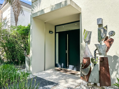 Imagen 4 de 30 de Casa En Venta Al Rio - Barrio Santa Catalina Villa Nueva Tigre
