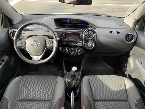 Toyota Etios 1.5 XS 16V FLEX 4P MANUAL