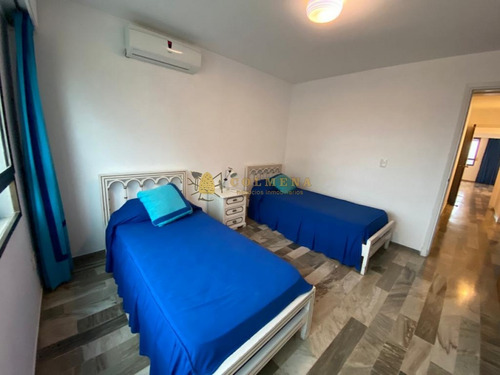 Muy Lindo Apartamento De 3 Dormitorios Con Balcon. Ubicado En La Brava, Con Muy Buena Vista.-ref:787