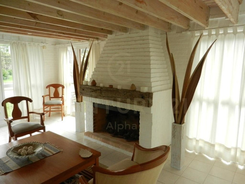 Alquiler Casa En 3 Plantas, 3 Dormitorios, 4 Baños, Play Room En San Rafael