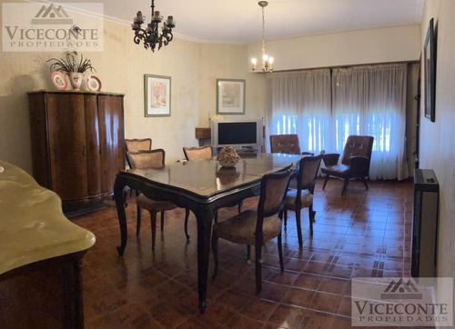 Casa 170 M2, Barrio Punta Mogotes, Mar Del Plata, Provincia De Buenos Aires.