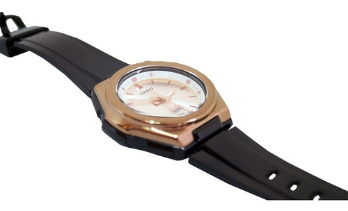 Reloj Casio Youth Analógico Lwa-300h Mujer Time Square