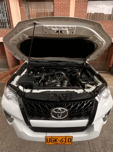Toyota Fortuner 2.7 At