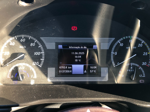 Mb Accelo 1016 Ano 2022/22 - Mercedes Benz - Baú 6,20 Metros